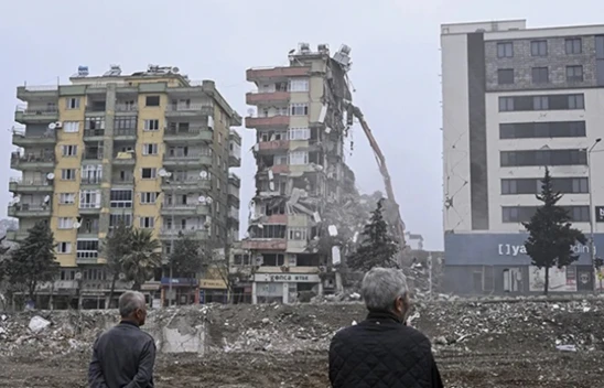 Depremde yıkılan Sami Bey Apartmanı ile ilgili 4 sanığın yargılanması sürdü