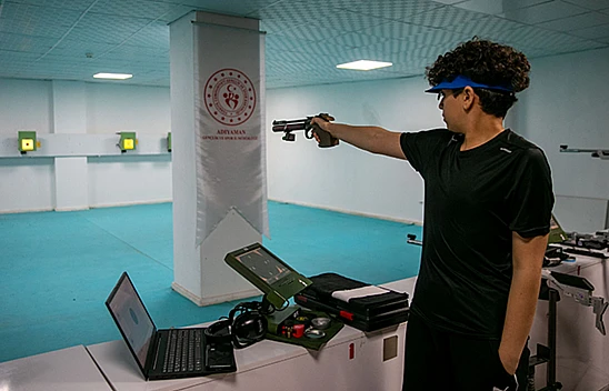 Depremin acılarını sporla hafifletti