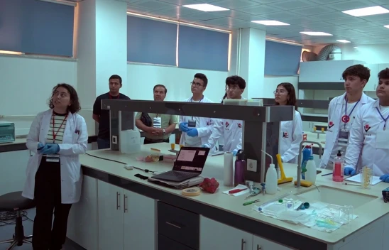 Depremzede öğrenciler nanoteknoloji ile tanıştı