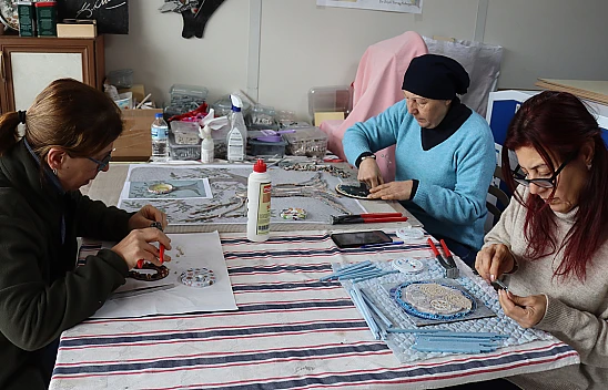 Devlet desteğiyle üretimi sürdüren mozaik sanatçıları Avrupa'ya açıldı