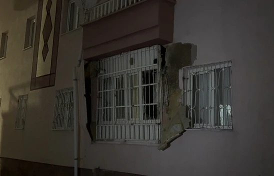 Doğalgaz sıkışması sonucu evde patlama