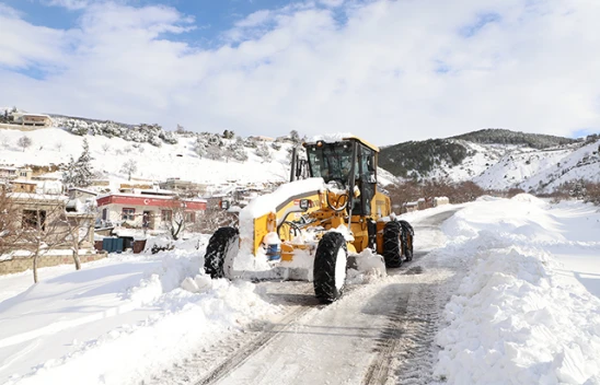 Dulkadiroğlu'nda karla mücadele yoğun bir şekilde sürüyor