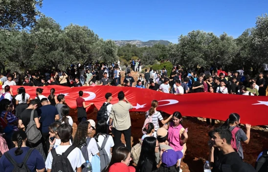 Ecdadın yolunda Cumhuriyet'e saygı yürüyüşü