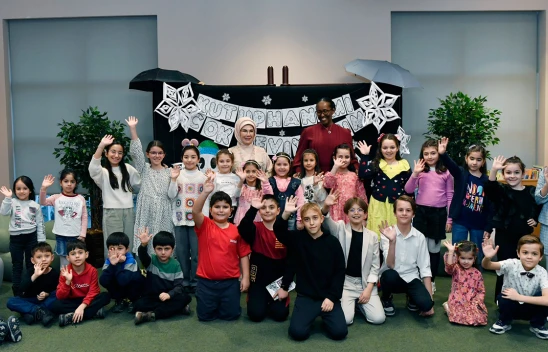 Emine Erdoğan, 'Bayrağı daha da yukarıya taşıyacak olanlar kadınlarımızdır'