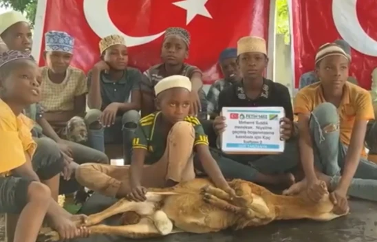 Eşinden boşandı, Tanzanya'ya 8 kurban bağışladı