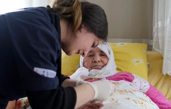 Evde bakım yardımı hesaplara yatırılmaya başlandı