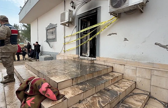 Evde çıkan yangında 2 kişi hayatını kaybetti