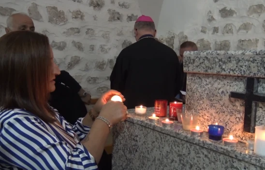 Fransa'da yaşayan Asuriler köylerinde ayin yaptı