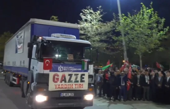 Gazze'ye yardım tırları dualarla uğurlandı