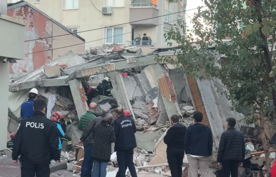 Gebze'de 7 katlı bina çöktü