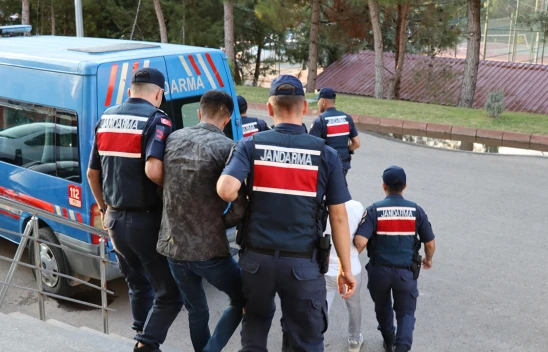 Göçmen kaçakçılığı iddiasıyla 1 kişi tutuklandı