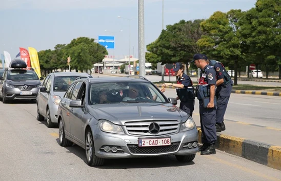 Gurbetçilerin sınır kapılarında sorun yaşamaması için gerekli tedbirler alındı