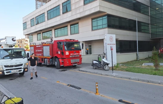 Hastanenin bodrumunda çıkan yangın paniğe neden oldu