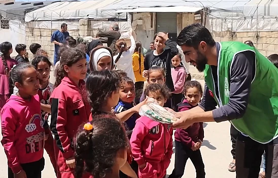 İHH Suriye'ye 972 tır yardım malzemesi gönderdi