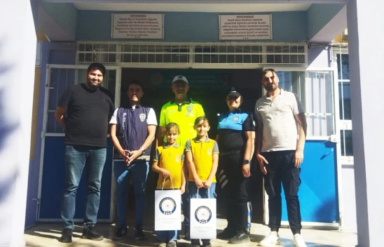 İki kız kardeş buldukları parayı bakın ne yaptı?