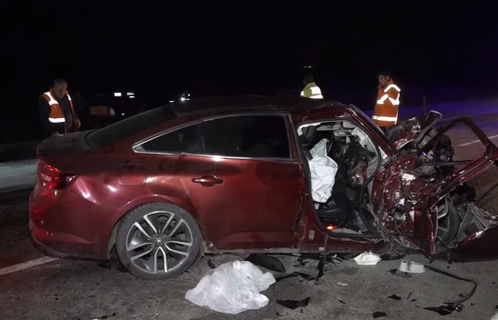 İki otomobilin çarpıştığı kaza, 5 kişiyi hayattan kopardı