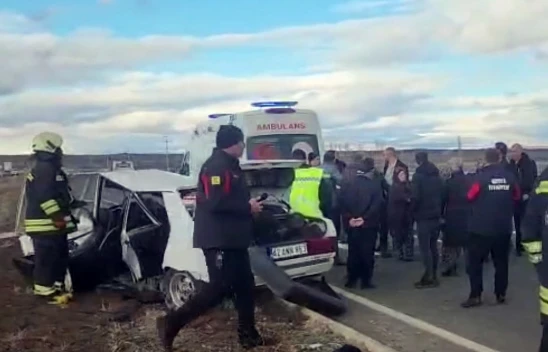 İki otomobilin çarpıştığı kazada 1 kişi öldü, 1 kişi yaralandı