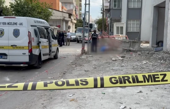 İnşaat faciası! İskele düştü, bir işçi hayatını kaybetti