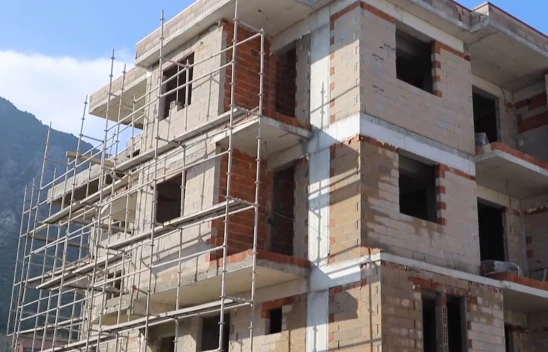 İnşaatın 2. katından düşen işçi hayatını kaybetti