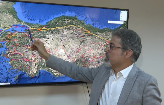 İzmir ve Batı Anadolu'daki sismik hareketler depremin habercisi mi?