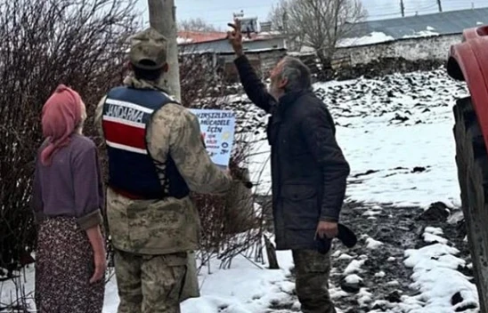 Jandarma ekipleri, köy köy dolaşıyor, vatandaşları bilgilendiriyor