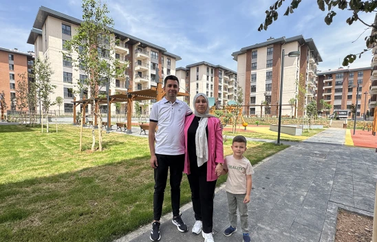 Kahramanmaraş depremlerinde yıkılan Ebrar Sitesi'nde yaşam yeniden başladı