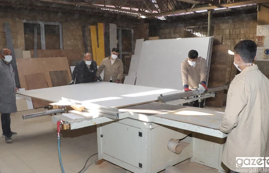 Kahramanmaraş Devlet Hastanesi'nin mobilyaları, meslek lisesi öğrencilerinden