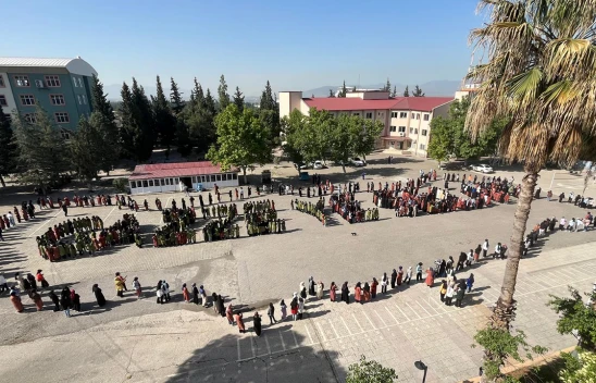Kahramanmaraş Hacı Mehmet Kalay Kız AİHL'den Gazze'ye selam
