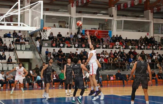 Kahramanmaraş İstiklalspor Basketbol, 10'da 10 yaptı