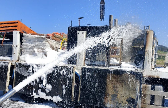 Kahramanmaraş şehir girişinde seyir halindeki resmi araç alev aldı