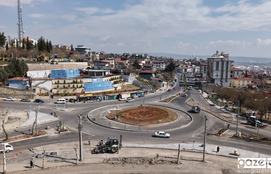 Kahramanmaraş Sütçü İmam Kavşağı'nda trafik sorunu çözülüyor