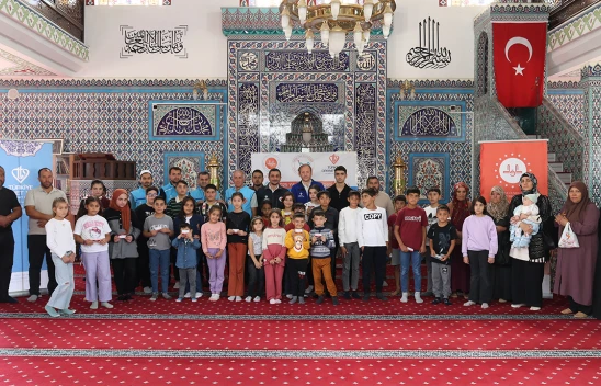 Kahramanmaraş'ta 100 aileye TDV'den alışveriş kartı