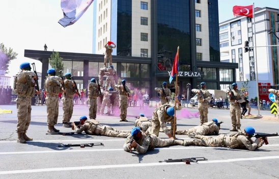Kahramanmaraş'ta 30 Ağustos Zafer Bayramı geçit töreni düzenlendi