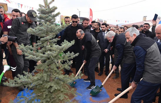 Kahramanmaraş'ta 90 bin fidan toprakla buluştu