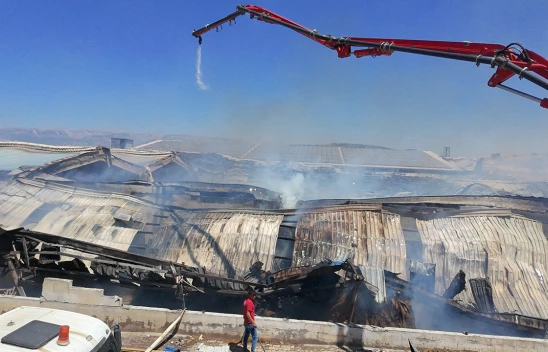 Kahramanmaraş'ta ambalaj fabrikasındaki yangın kontrol altına alındı