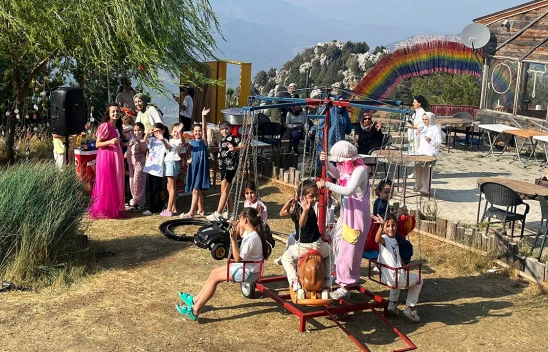 Kahramanmaraş'ta anne ve kızları doğada buluştu