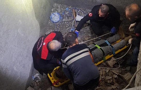 Kahramanmaraş'ta asansör boşluğuna düşen vatandaş kurtarıldı