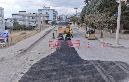Kahramanmaraş'ta asfalt mesaisi aralıksız sürüyor