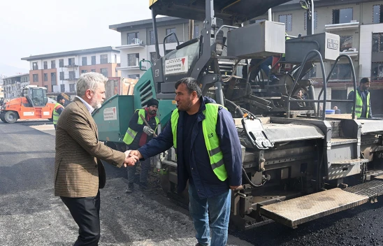 Kahramanmaraş'ta Azerbaycan Mahallesi'nin ulaşım ağı, titizlikle örülüyor