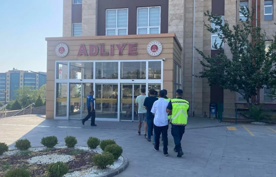 Kahramanmaraş'ta bağ evinden hırsızlık yapan 3 zanlı tutuklandı