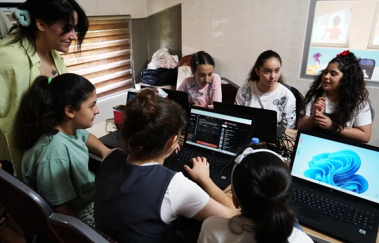 Kahramanmaraş'ta çocuklar kodlama ve yapay zekâ atölyesinde