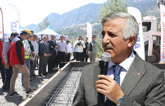 Kahramanmaraş'ta depremzede besiciler için 86 ahırın temeli atıldı