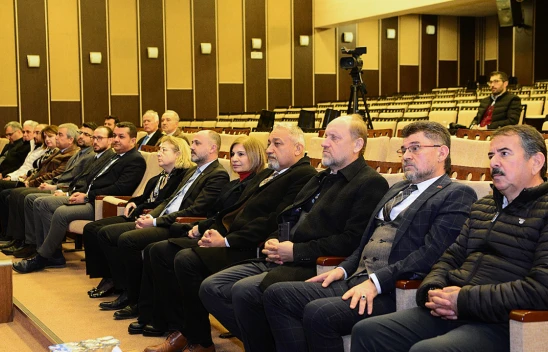 Kahramanmaraş'ta Doğal Jeolojik Tehlikeler ve Sismik Riskler konferans verildi