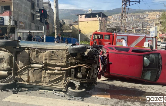 Kahramanmaraş'ta dört araç birbirine girdi! 3 yaralı
