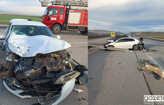 Kahramanmaraş'ta feci kaza! Otomobil bariyerlere çarptı, 3 yaralı