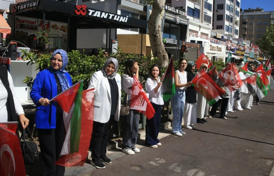 Kahramanmaraş'ta Gazze için sessiz çığlık! Kadınlardan soykırıma sessiz protesto