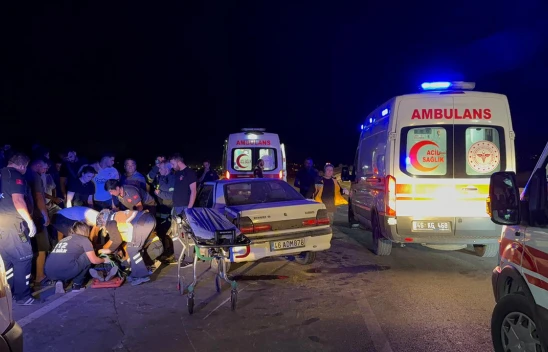 Kahramanmaraş'ta iki otomobil çarpıştı! Kazada 10 kişi yaralandı