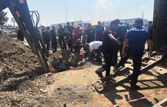 Kahramanmaraş'ta iş makinesi operatörü göçük altında kaldı