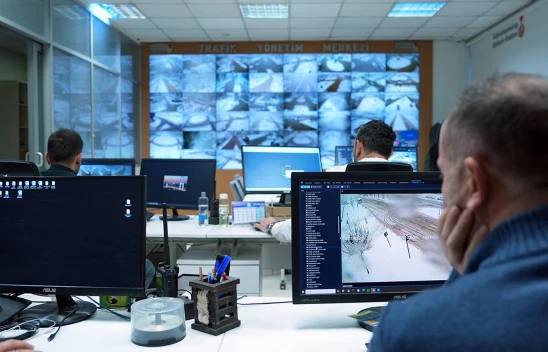 Kahramanmaraş'ta kar mesaisi! Yollar 7/24 kameralarla izleniyor