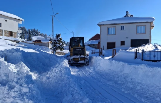Kahramanmaraş'ta kırsalda karla mücadelesi kesintisiz sürüyor